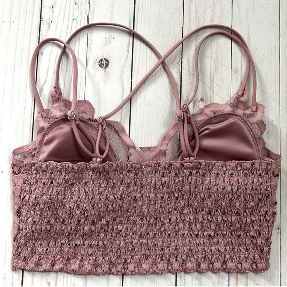 Floral Padded Lace Brawlette in Rose Color - Picture 4 of 10